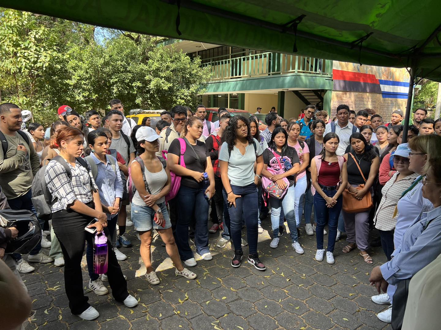 Estudiantes semipresencial UNA