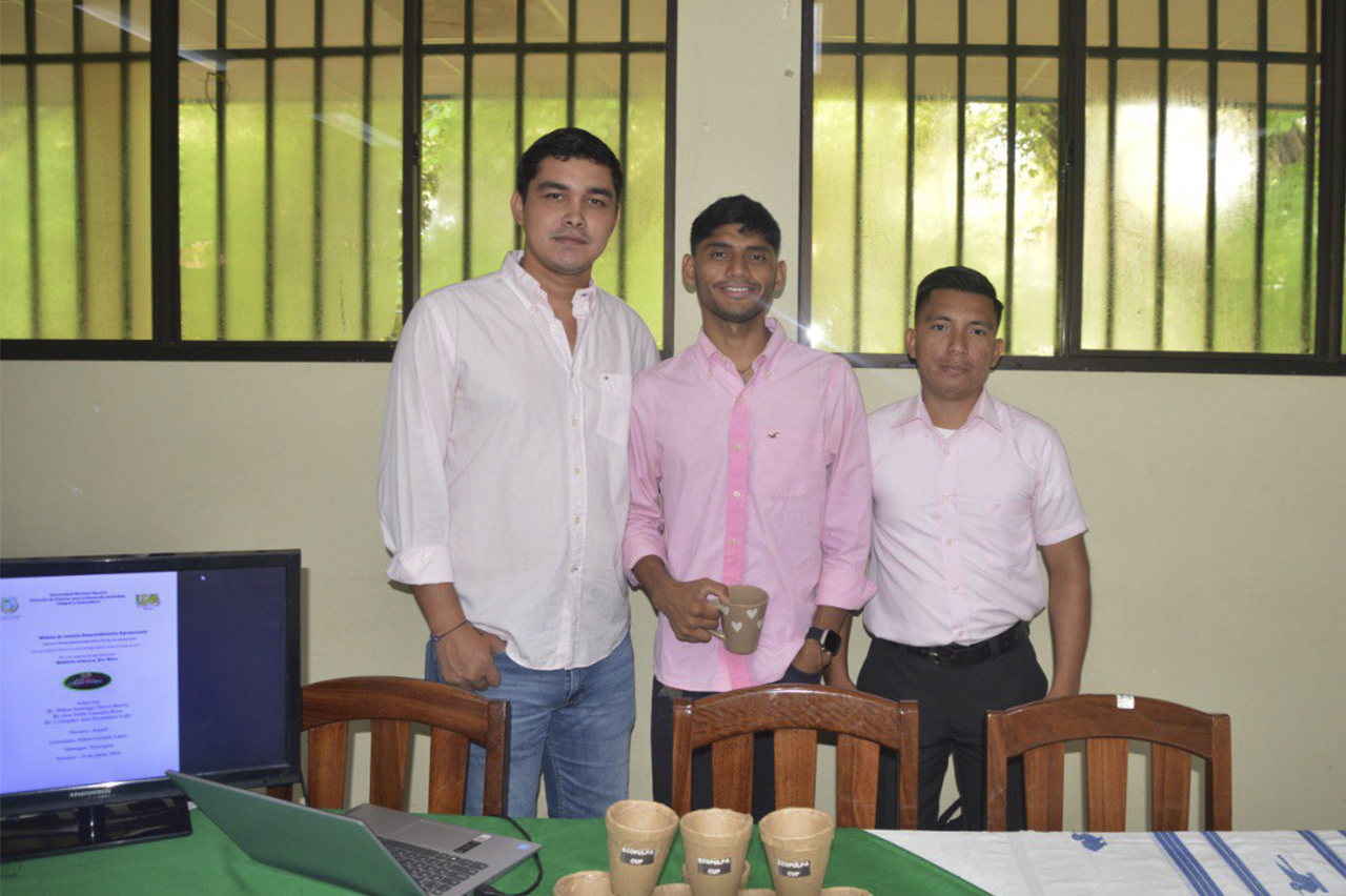 Presentación de planes de negocios agrarios en la Expo Disertación Publica