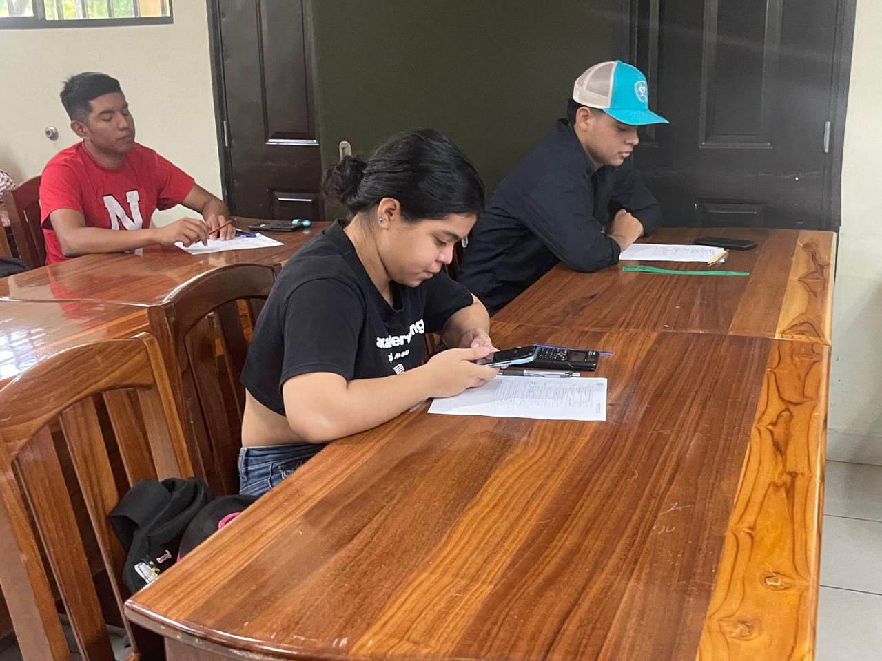 Participantes del primer Torneo de Competencias Matemáticas.