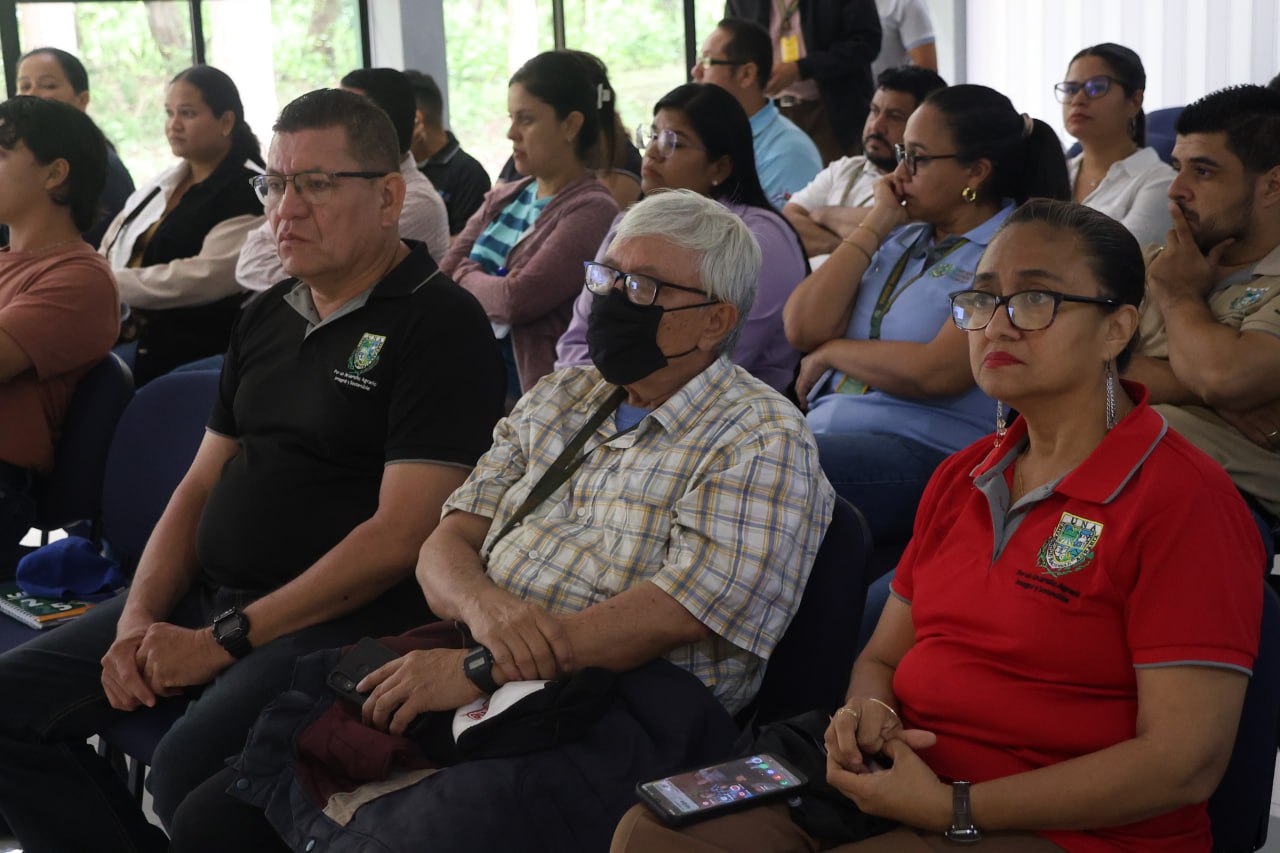Participantes de la Conferencia "Conservación de las tortugas marinas"