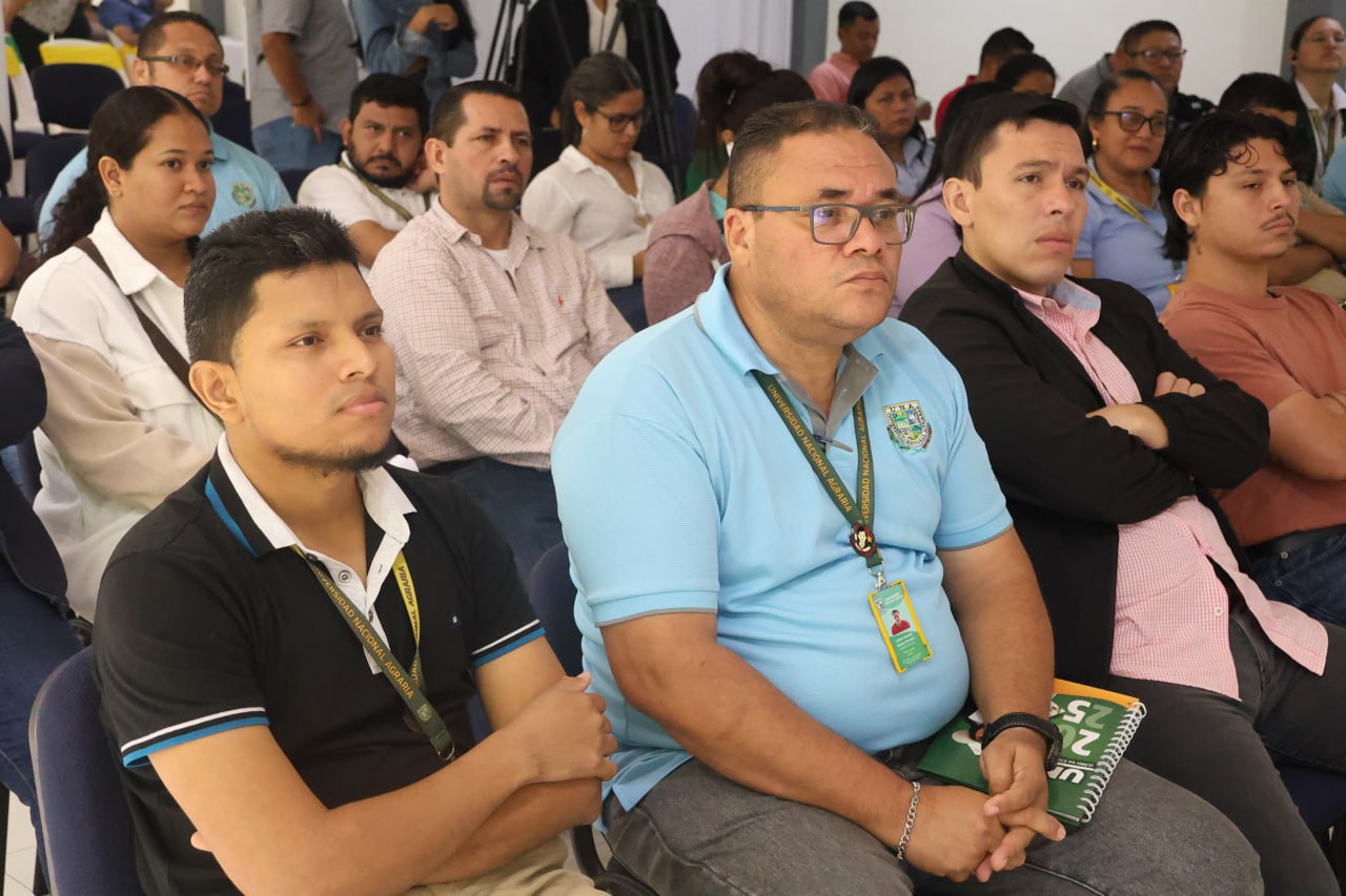 Participantes de la Conferencia "Conservación de las tortugas marinas"