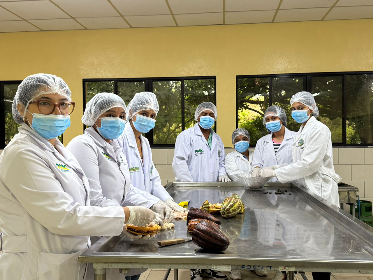Estudiantes del CUR Juigalpa en Escuela de Cacao