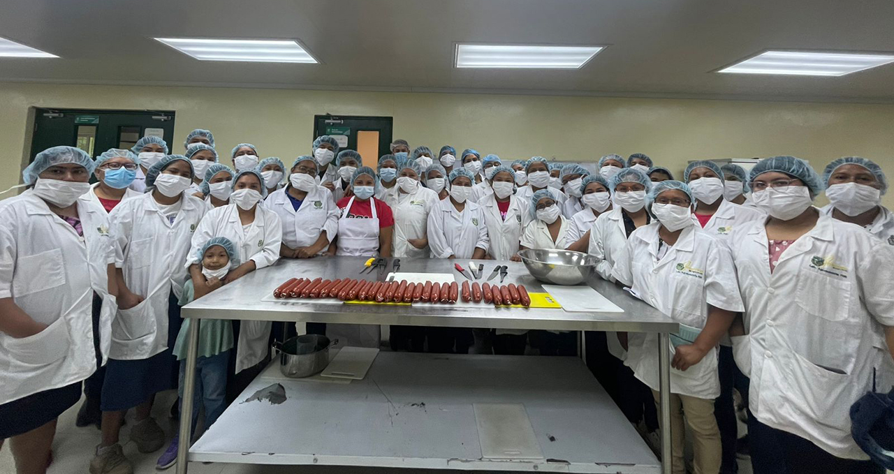 Participantes en el diplomado en Procesamiento de carne de cerdo