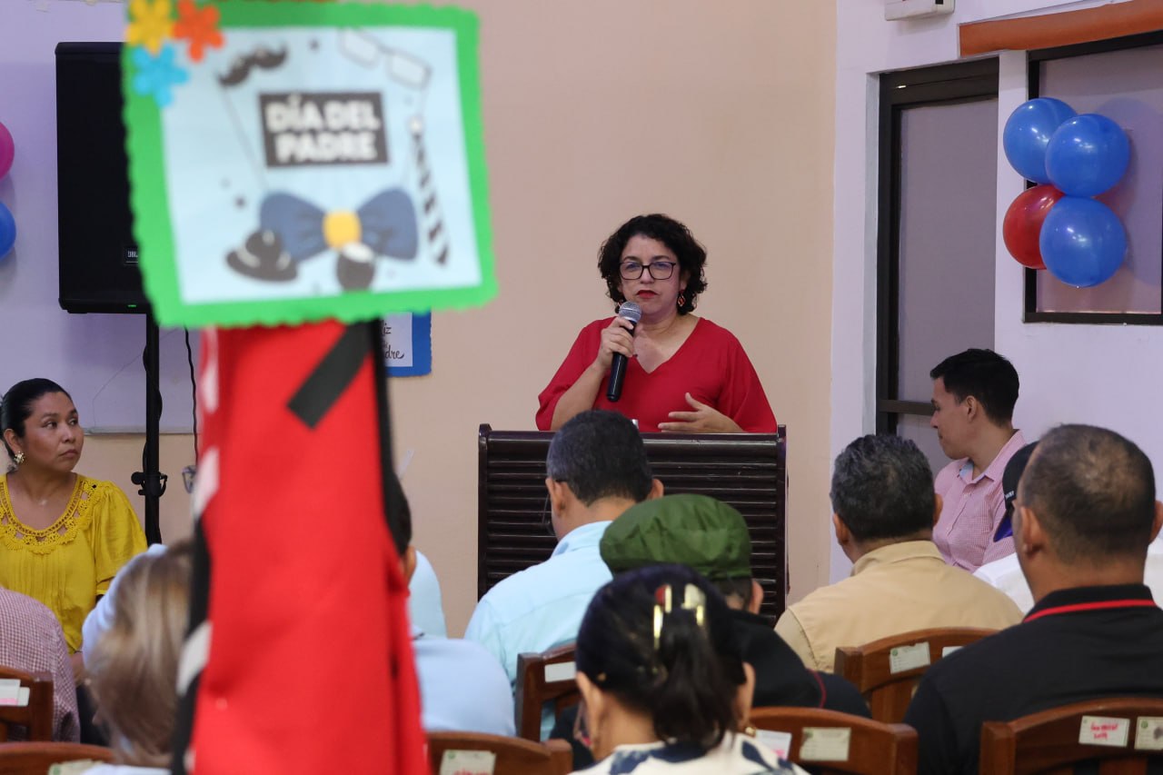 Luz Adilia Luna, vicerrectora UNA
