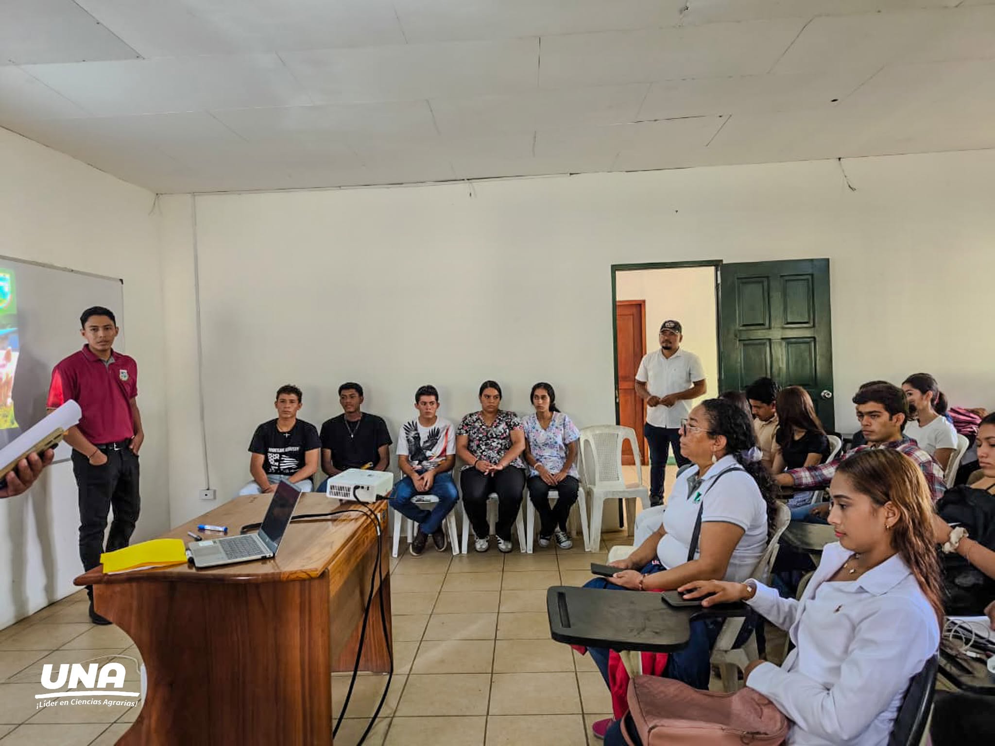 Participantes en el lanzamiento del Diplomado Integral en Producción Porcina Sostenible y el Programa de Certificación Técnica en Gestión Porcina Integral y Sostenible