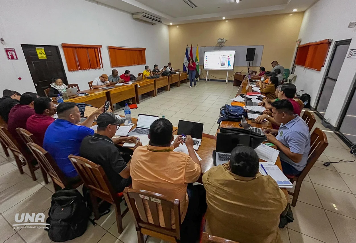 encuentro-de-trabajo-con-autoridades-de-la-Universidad-Nacional-Agraria-UNA
