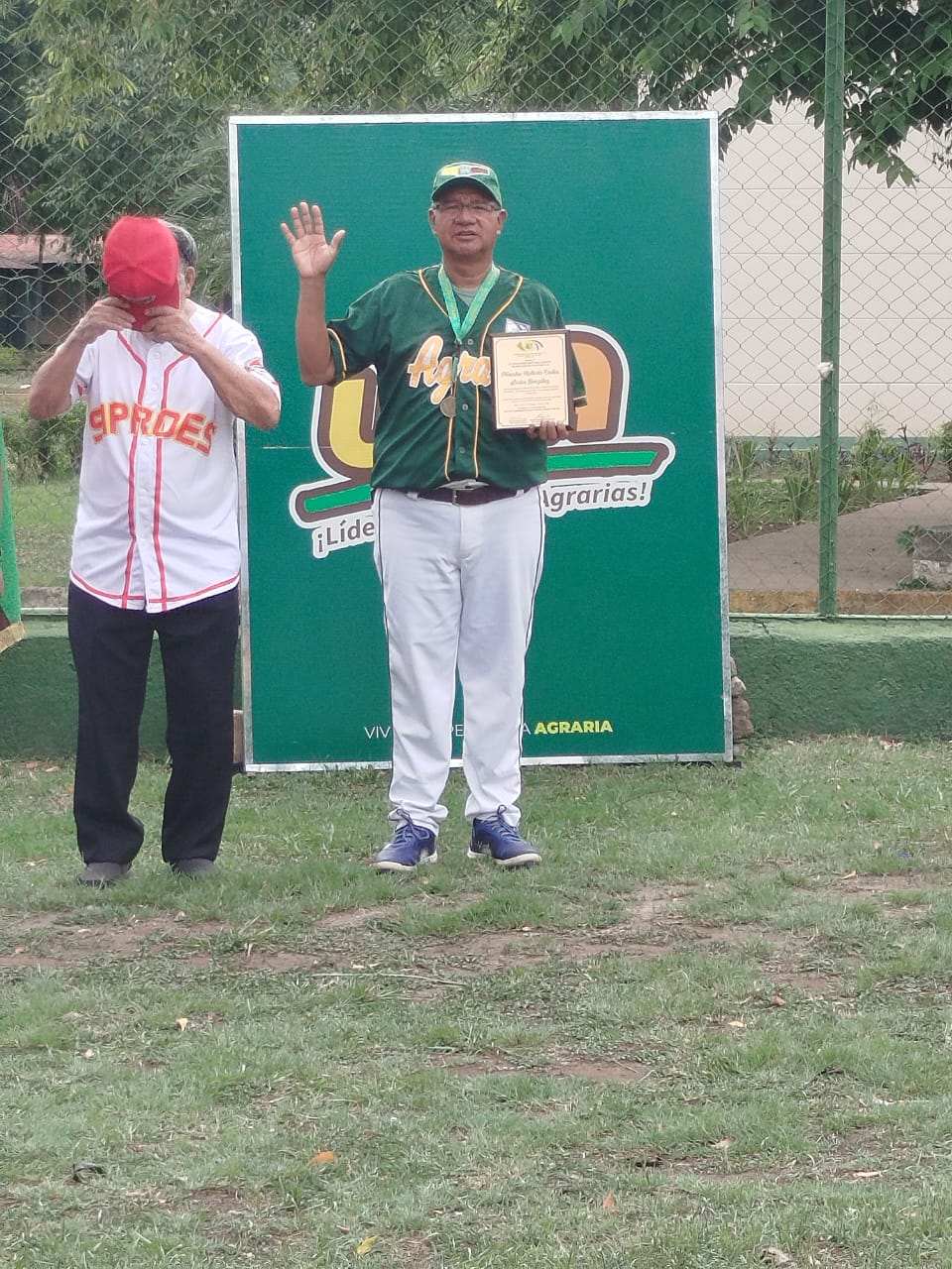 Roberto Carlos Larios