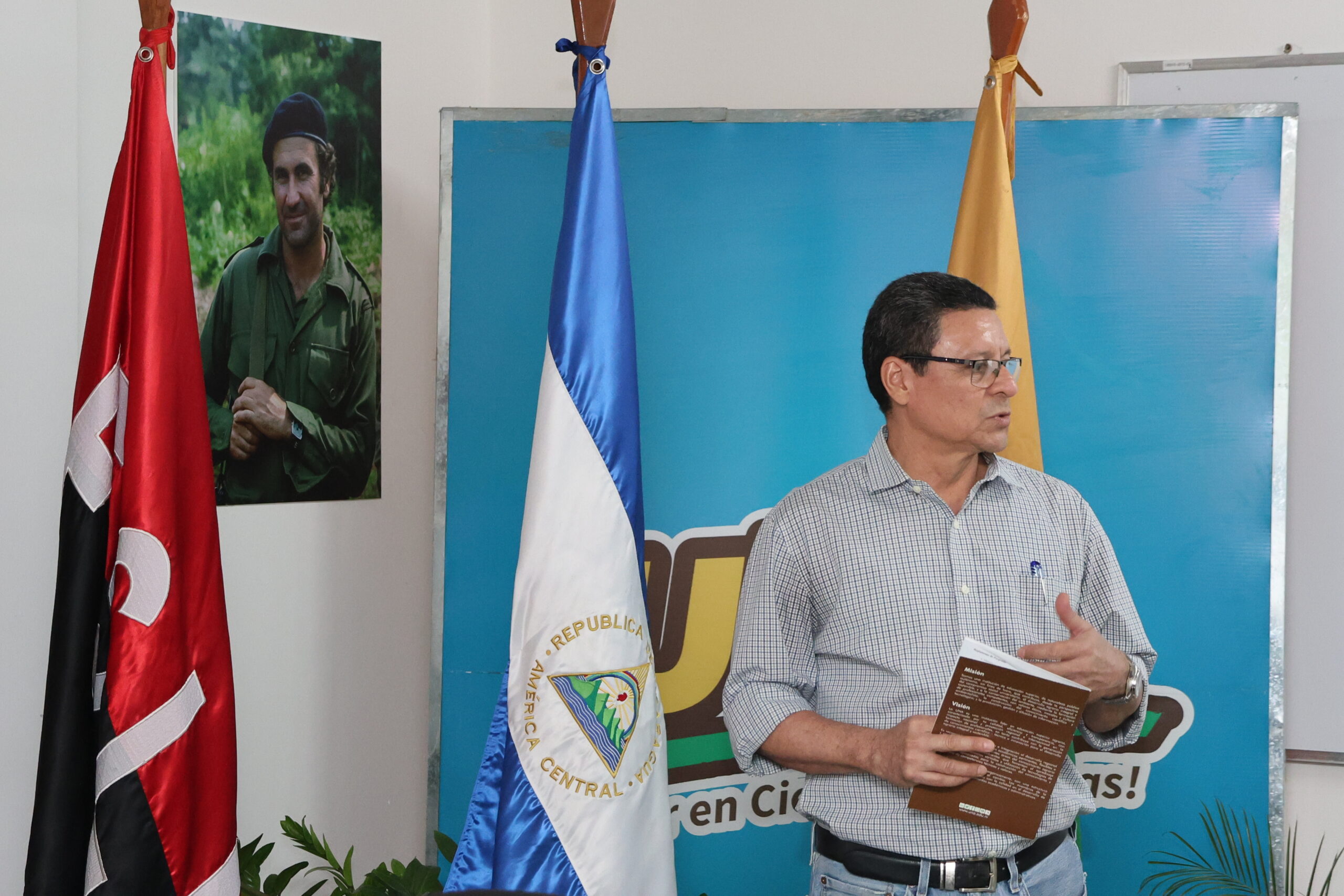 Dr. Ulises Blandón
