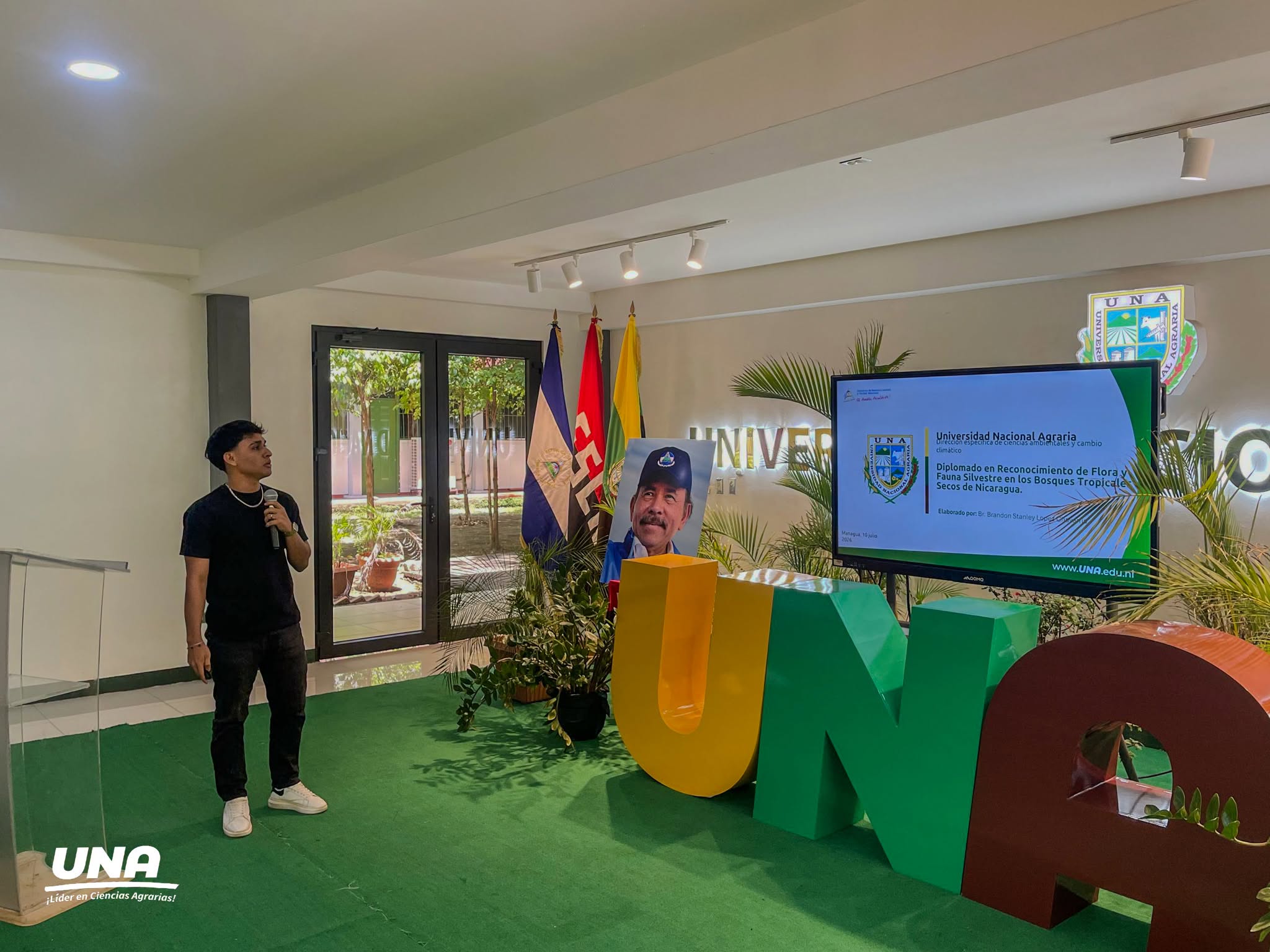 Participante del Diplomado en Reconocimiento de Flora y Fauna Silvestre en los Bosques Tropicales Secos de Nicaragua