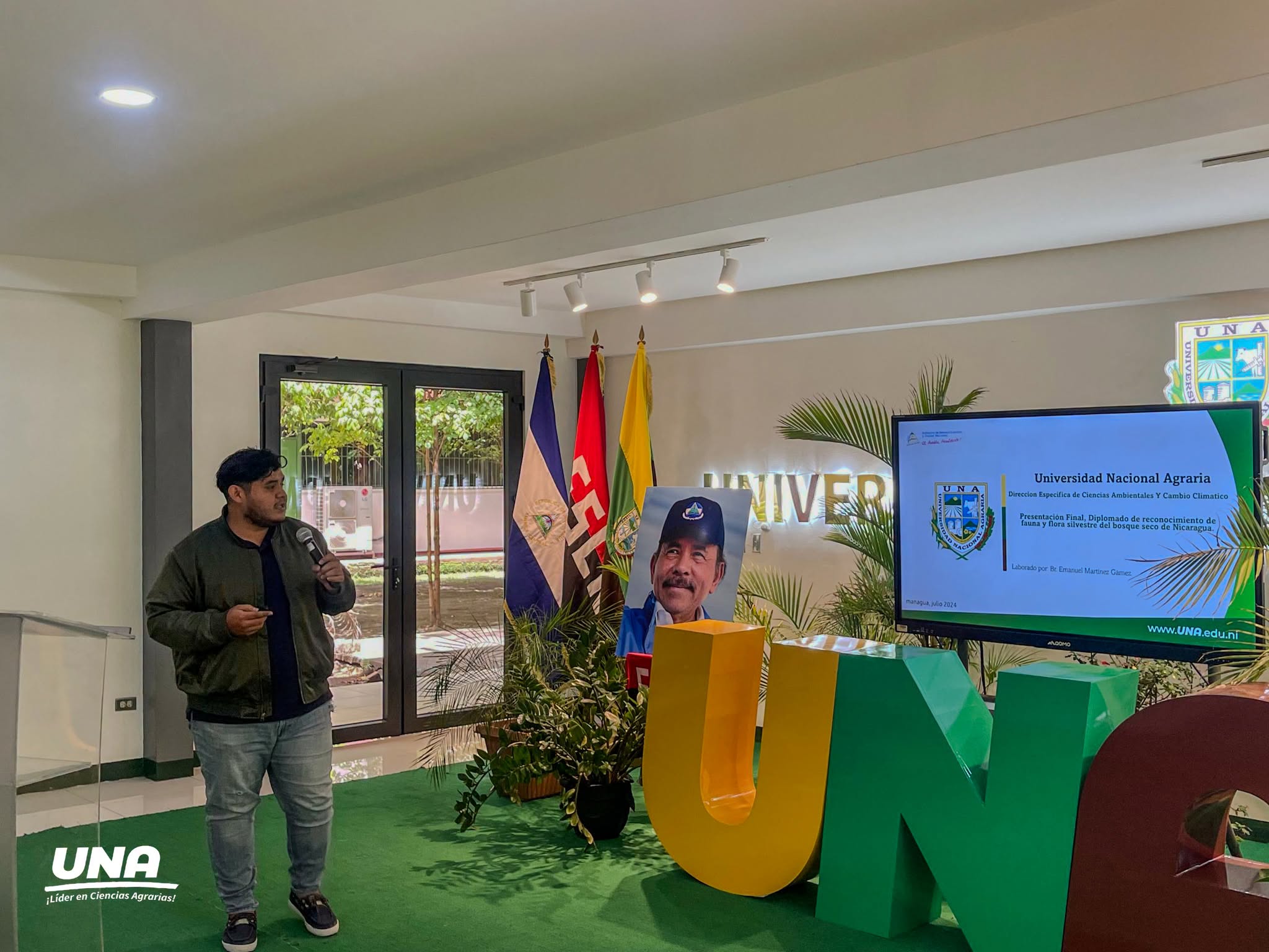 Participante del Diplomado en Reconocimiento de Flora y Fauna Silvestre en los Bosques Tropicales Secos de Nicaragua
