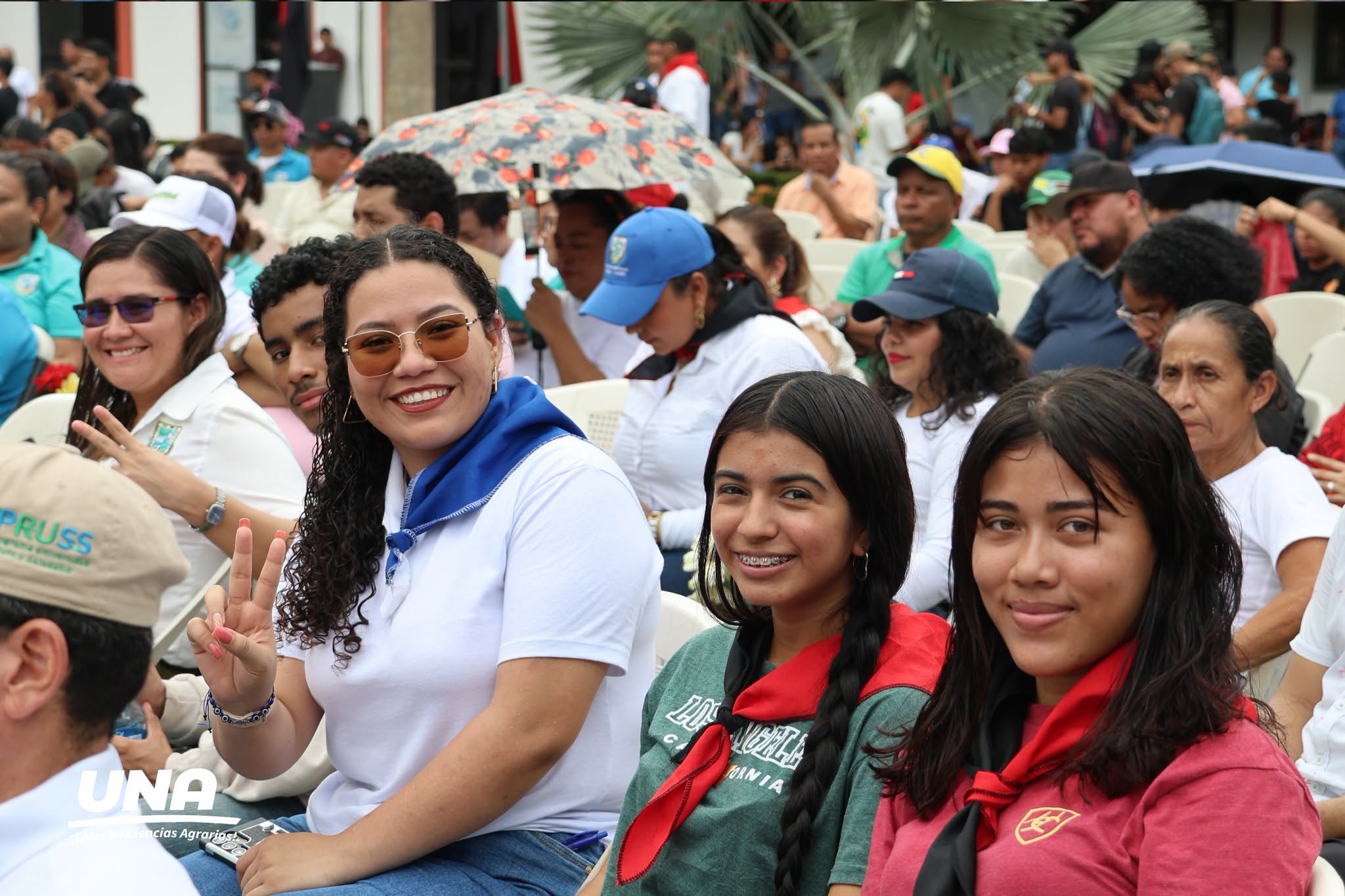 Participantes del homenaje a Bernardino Díaz Ochoa