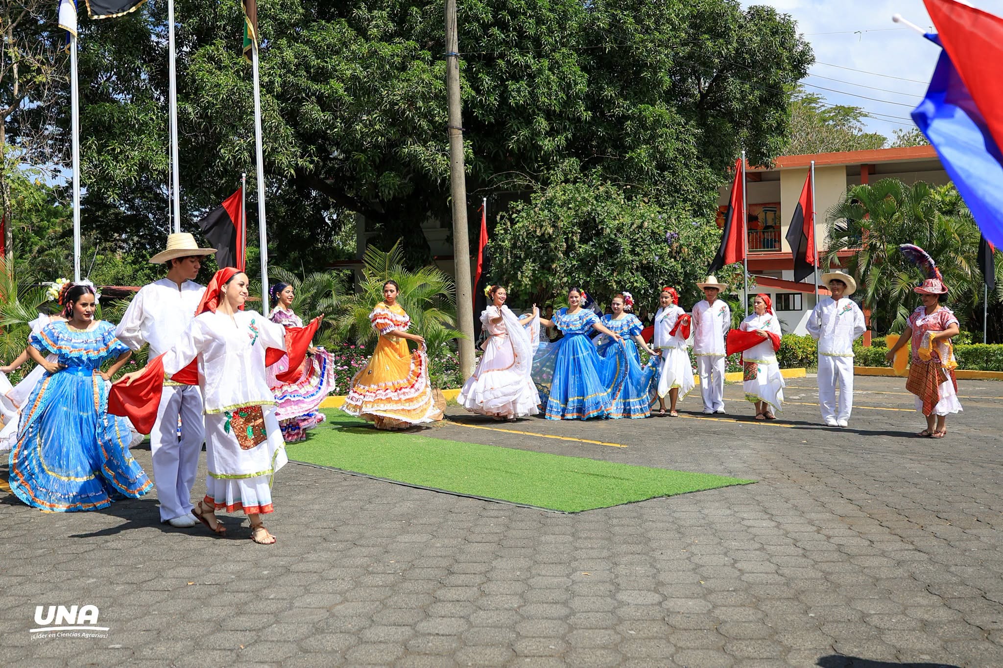 Presentación de trajes tipicos