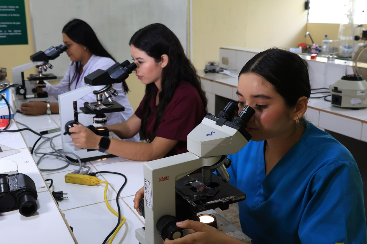 Estudiantes del Centro Universitario Regional en Camoapa